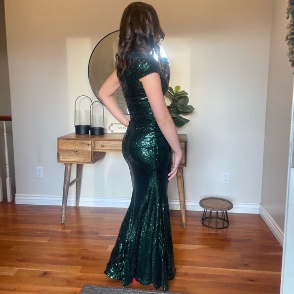 GREEN SEQUENCE FORMAL DRESS - Picture 5 of 6